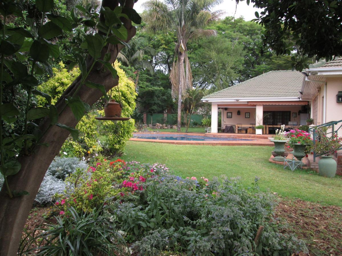 12 Fleetwood Bed and Breakfast Harare Buitenkant foto
