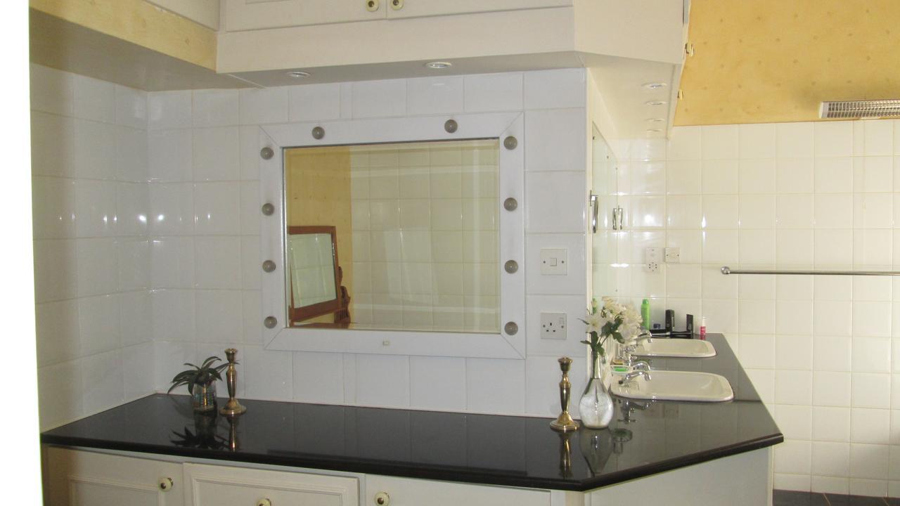 12 Fleetwood Bed and Breakfast Harare Buitenkant foto